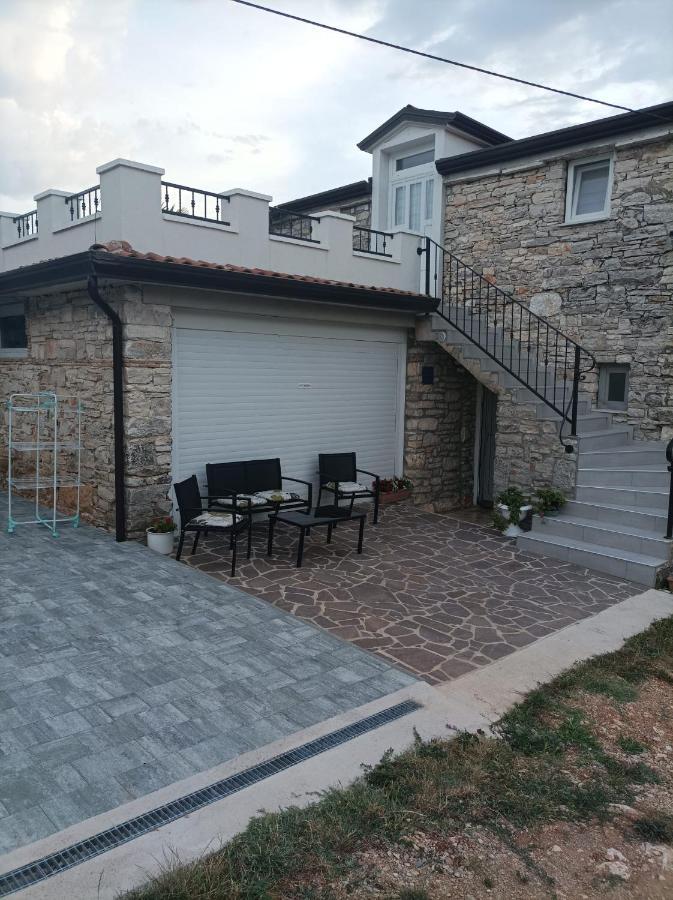 Private Accommodation Kanegra Umag Buitenkant foto